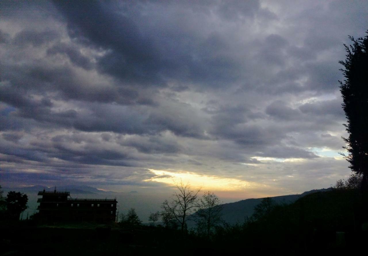 Nagarkot Sunshine Hotel Baluwapati Deupur Esterno foto